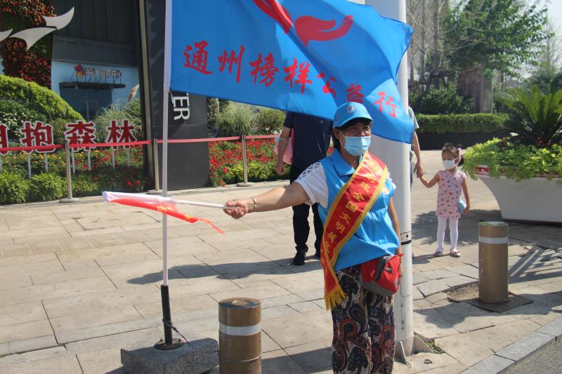 <strong>男生和女生在91操鸡巴</strong>